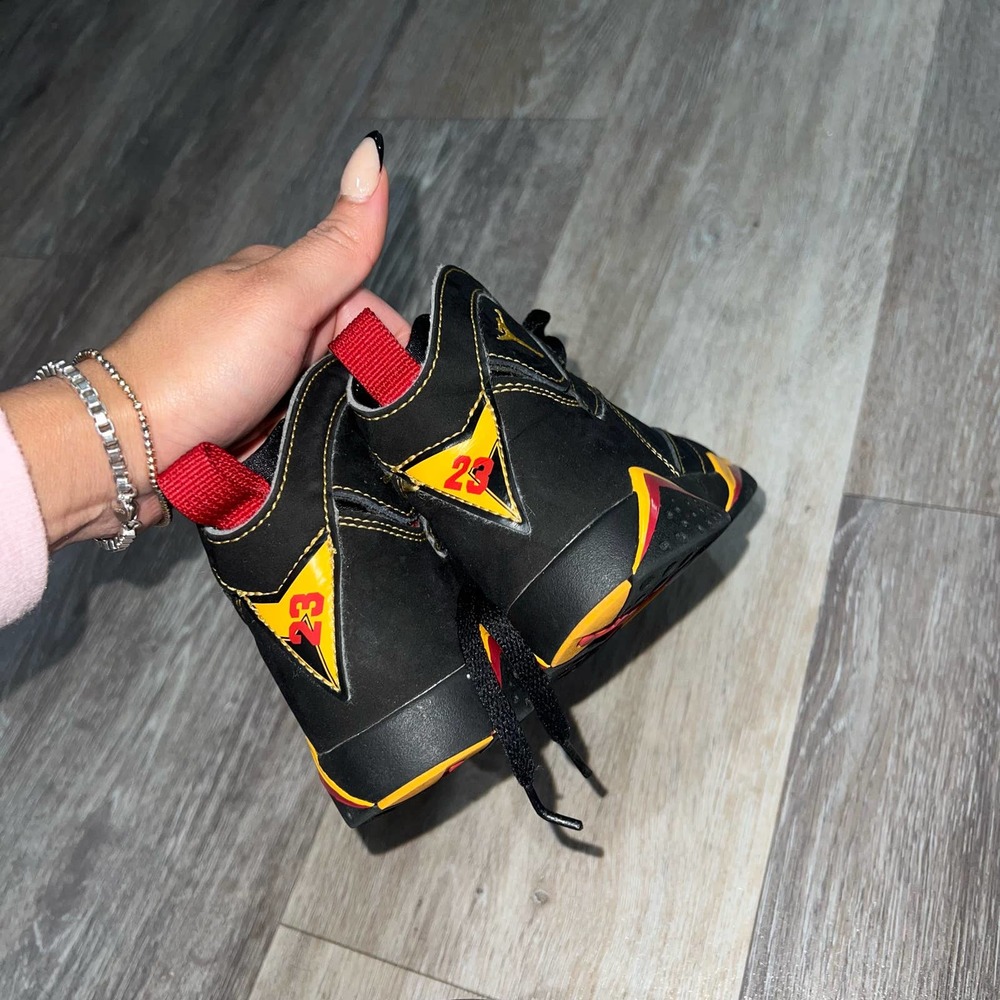 Jordan 7 Retro Black/Citrus-Varsity Red 13C - Picture 4 of 5